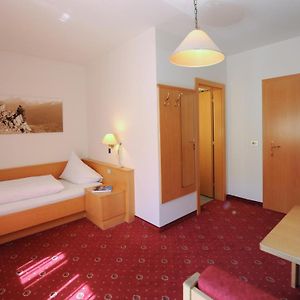 Kamer met een King Size Bed